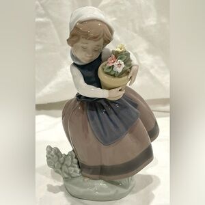 Lladró “Spring is Here” Retired from the Children w Flowers Collection | EUC